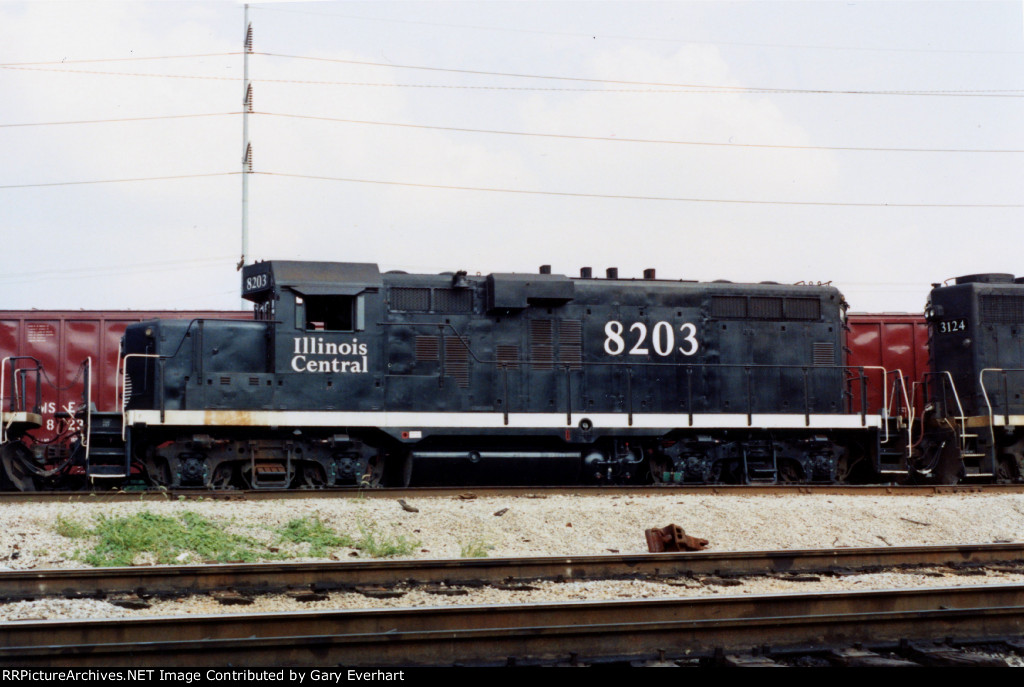 IC GP10 #8203 - Illinois Central